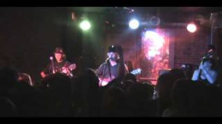 Devil Makes Three "Graveyard" live (thesomshow.com)