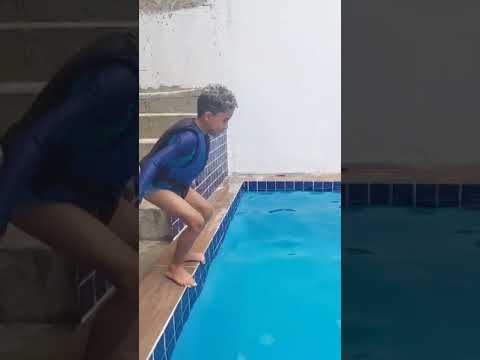 AVENTURAS DE NATHANAEL APRENDENDO A MERGULHAR