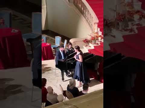 Andreea Novac, soprano .