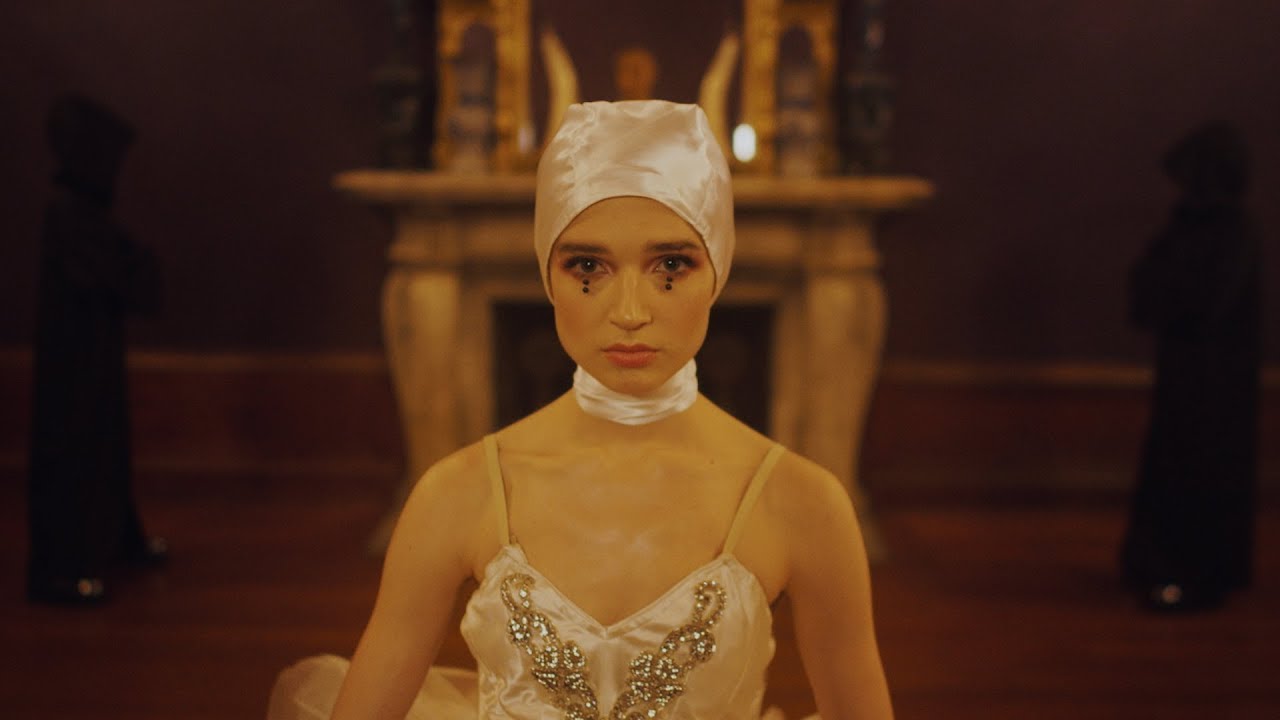 Poppy ft. Fever 333 — Scary Mask