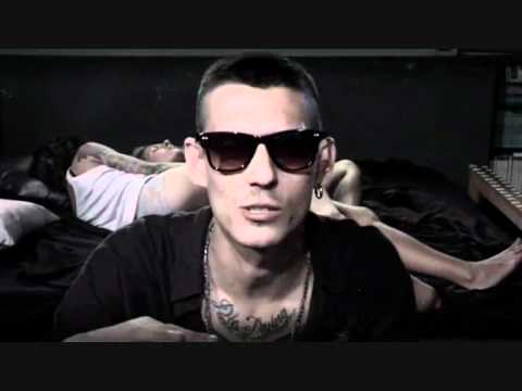 Mosche nere Noyz Narcos feat.Fabri Fibra