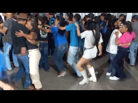 FORROZÃO  DO  MANINHO  COM  DJ  JAMILSON  VOZ  PARTE 5     @MilitaoDivulgacoesOficial