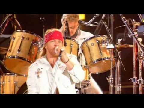Queen & Axl Rose - We Will Rock You (HD)