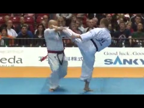 10th World open tournament Kyokushinkai karate. Andrey Chirkov(Russia)vs Carlos Castro(Australia)