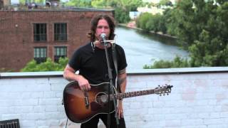 Chuck Ragan live auf der FluxFM-Dachterrasse