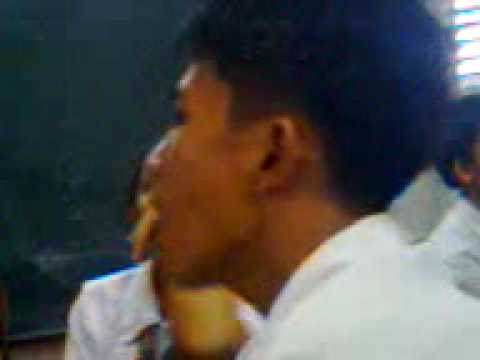 Aalisin mo ang taba mula sa hob Pustura para sa nasusunog taba