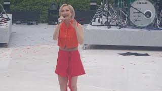 Download lagu Bunga Citra Lestari Selalu Ada Di Nadimu Ost JUMBO Live Taman Literasi Blok M 22-6-2025 mp3