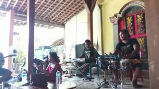 Download lagu Bahagiamu bahagiaku Cover Aulia Aprl mp3 Download lagu Bahagiamu bahagiaku Cover Aulia Aprl mp3