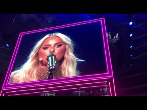 Alice stenlöf & Bianca Ingrosso showcast i Globen