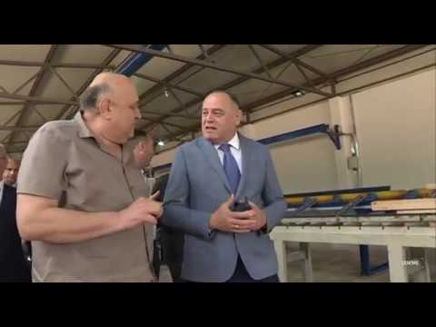 Kadrovi sa otvaranja fabrike za preradu drveta na Bioču