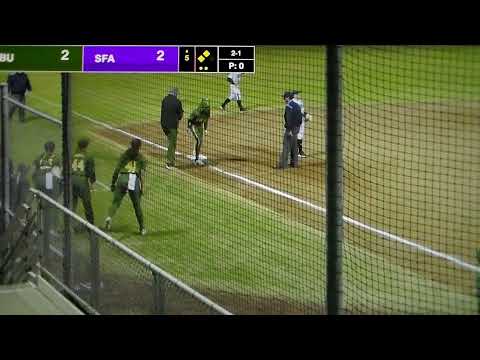 Baylor softball's McKenzie Wilson hits 2 RBI triple vs. Stephen F. Austin