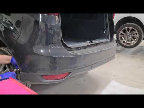 how to remove a 2015 Ford C-max rear bumper...