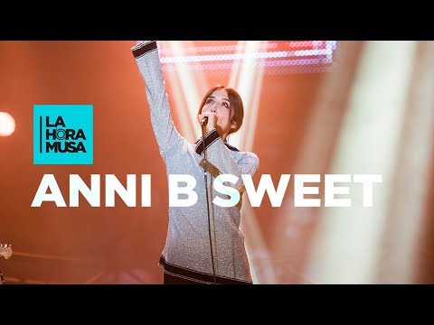 ANNI B SWEET “White Rabbit” | La Hora Musa
