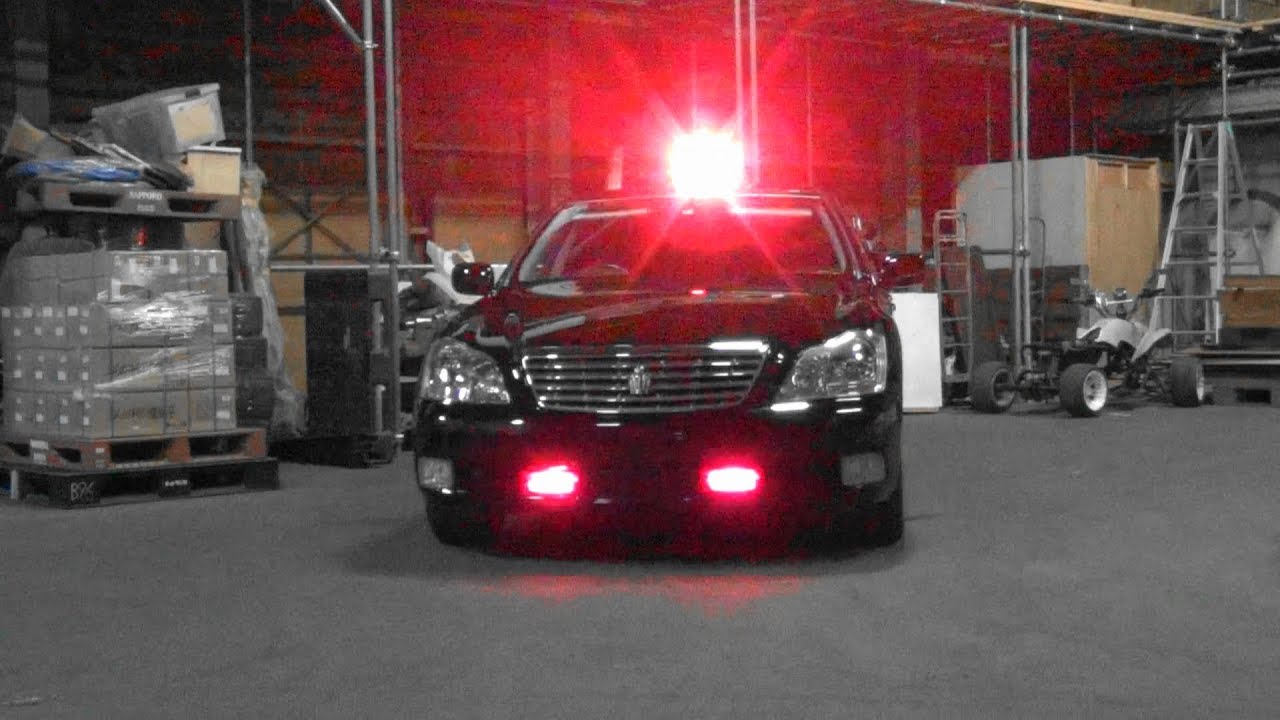 この覆面パトカーみたいな車売ります