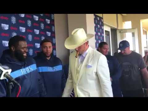 ‘Boss Hogg’ Lewan makes grand entrance at press conference