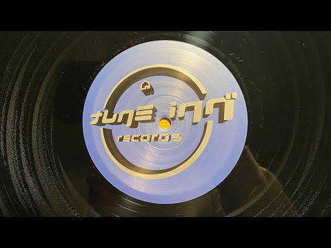 Fred Numf vs. Five Point O - Hong Kong Junkie (2000)