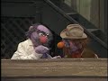 Classic Sesame Street Dr Nobel Price Helps Forgetful Jones To Remember Things With A Ribbon 1986