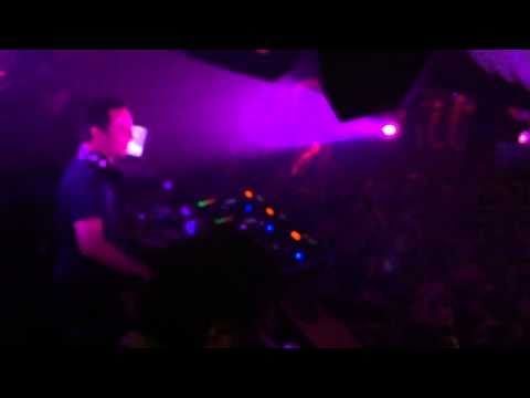 Sander Van Doorn Tweak your nipple