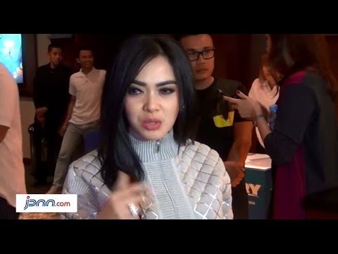 Ciee...Syahrini Punya Pacar Baru