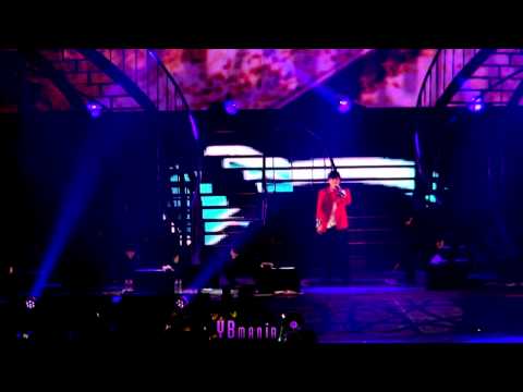 Taeyang & Tablo - Tomorrow (111204 YG Family Concert in Seoul Day2) Fancam [HD]