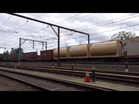 Triple NR's with 3SB1 and an 8-car V set - 25/8/15