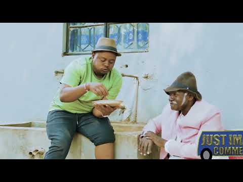 Mzee  Bisinsino trying to hide his food sothat he takes it after the visitor goes 🤣🤣