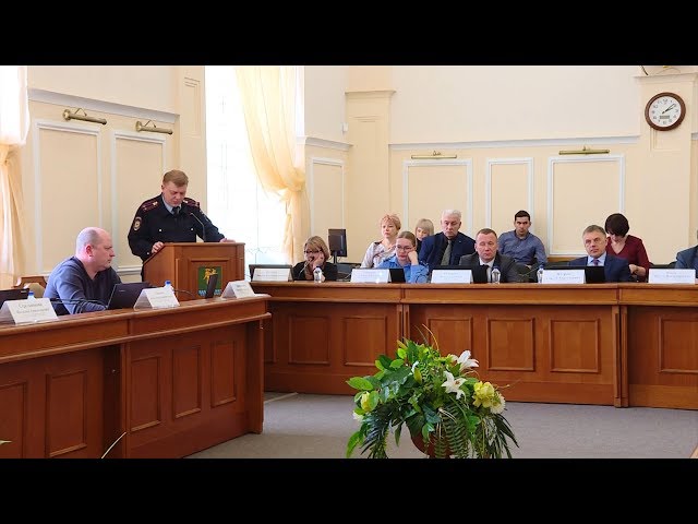 Депутаты спросили с правоохранителей