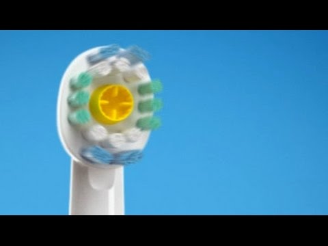Video Oral-B 3D White Replacement Head Electric Toothbrush x2