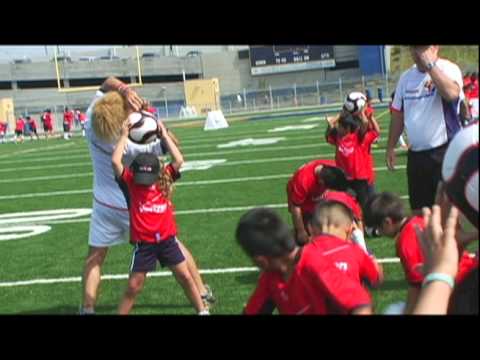 American Kids Learn Soccer (Football) From El Pibe