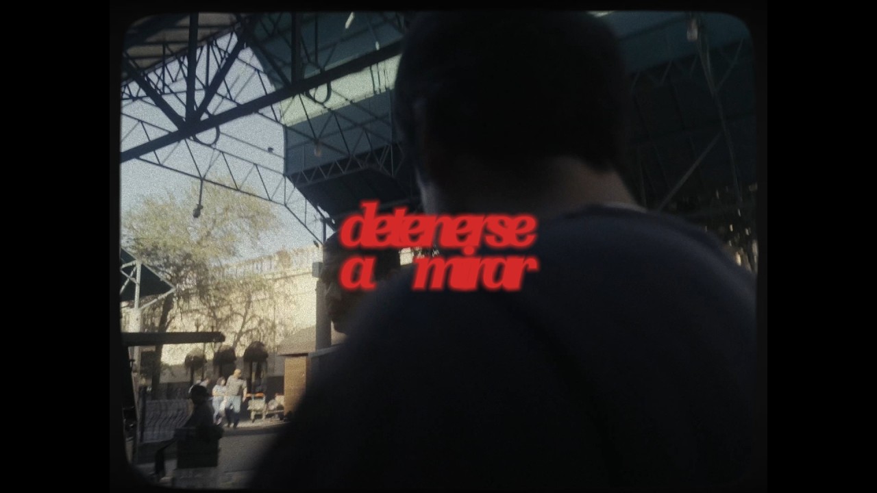 DETENERSE A MIRAR