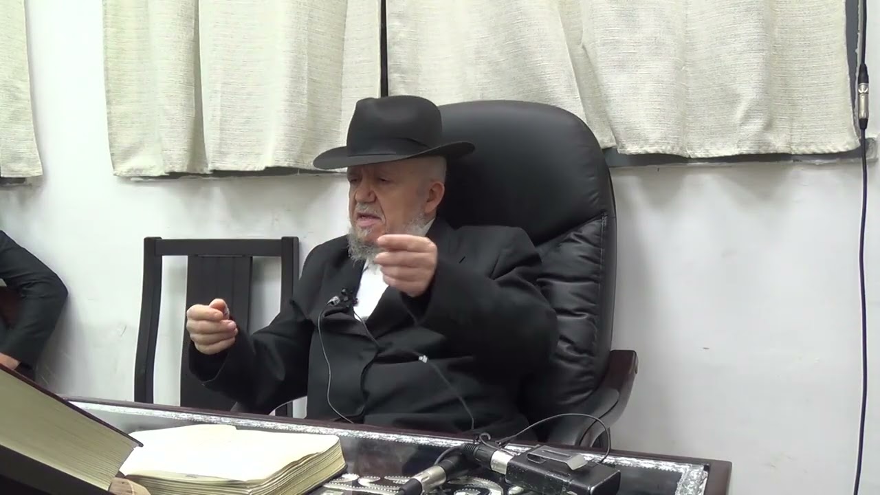 מדוע מרן הרב עובדיה היה מחלק במבה לנכדיו קודם מה נשתנה? | השידור השבועי ממרן ז?