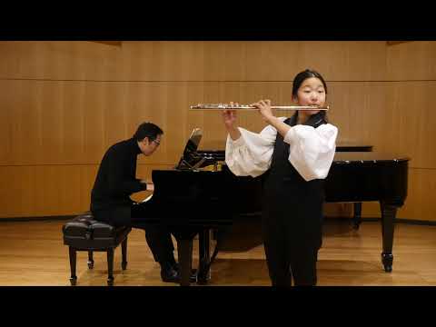 G.P. Telemann Flute Sonata in F major I. Vivace - Sooah Jeon (12 yrs)