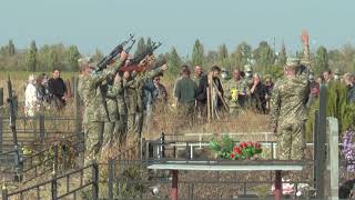 Трьох загиблих в авіатрощі поховали в Чугуєві, ще двох — у Харкові