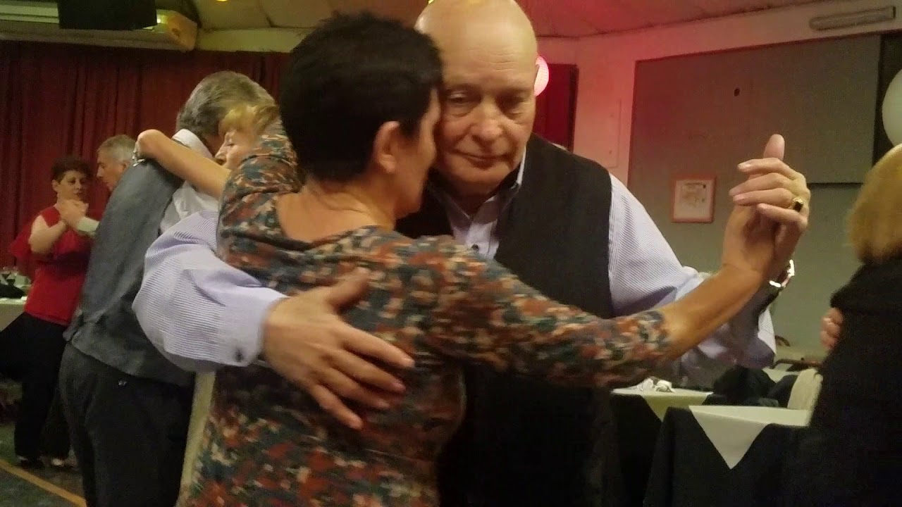 Tango dancing en Lo de Celia Milonga Rojo to Darienzo August 2018