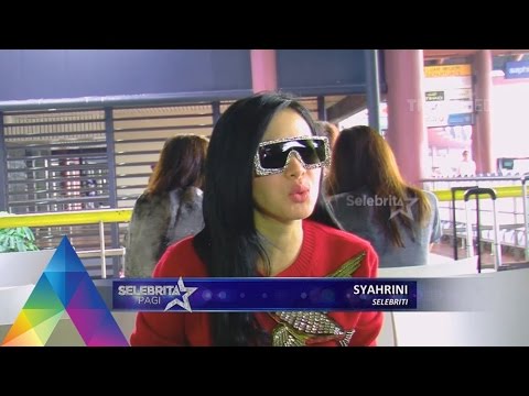 SYAHRINI AJAK KELUARGA BERLIBUR KE JEPANG