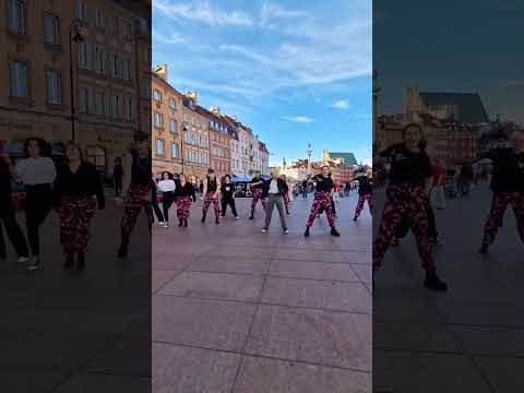 Is there anything better than one #ATEEZ team? We know! Two ATEEZ teams dancing together to #THANXX!