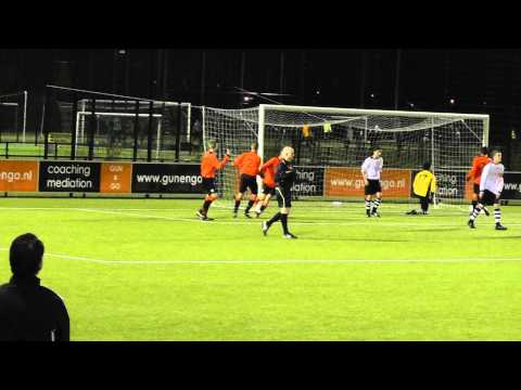 30 nov 2011 VV De Meern B1 - Maarssen B1 vr 4-0 goal Lars, assist Jari dB