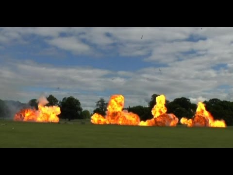 ① ITS WAR ! RC BATTLE OF BRITAIN PYROTECHNIC DISPLAY WESTON PARK RC MODEL AIRCRAFT SHOW - 2015