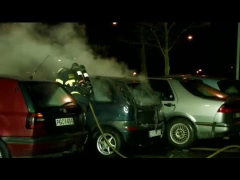 Flera bilar brann på Sturegatan