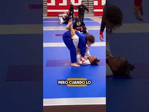 ¡Increíble! Chica descalificada en plena pelea de jiu-jitsu 😱🥋 #shorts