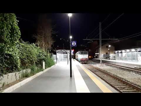 E656.030 IC 1527 Roma Termini- Siracusa. Stazione di Letojanni