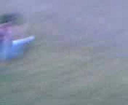 An gloi höbbe scheee gega die bande gecheckt