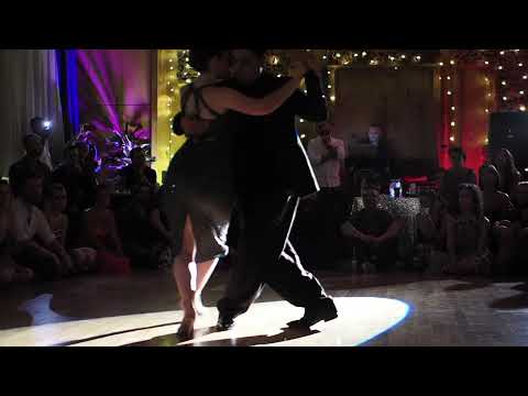 Carlitos Espinoza & Agustina Piaggio 1/5