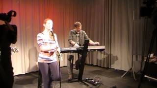 Lena Katina bij Baarn FM  Keep on breathing 08-10-2013