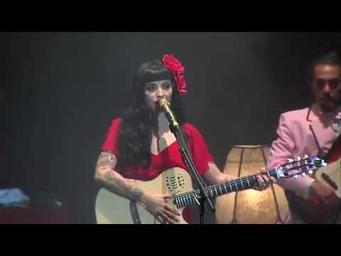 Mon Laferte - Amor Eterno (Juan Gabriel)