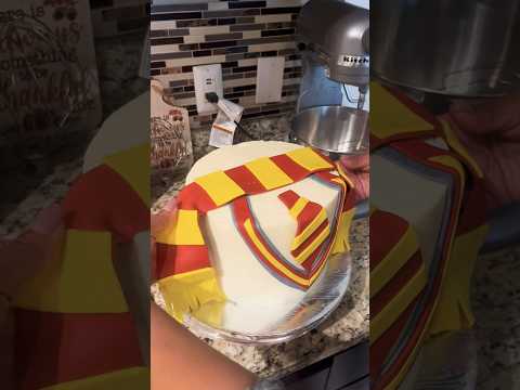 Harry Potter!!! Torta Decorada de Harry Potter #harrypotter #cakes #ganache #buttercreamcakes