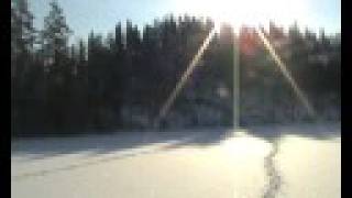 preview picture of video 'Mairela Retreat surroundings from middle of frozen lake!'