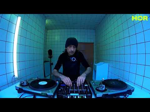 DEAD ON MONDAY - Max Durante / February 24 / 5pm-6pm