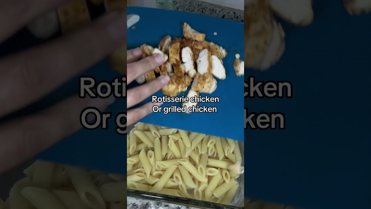 Chicken Alfredo bake #pastarecipe #easyrecipes #quickmeals #chickenalfredobake