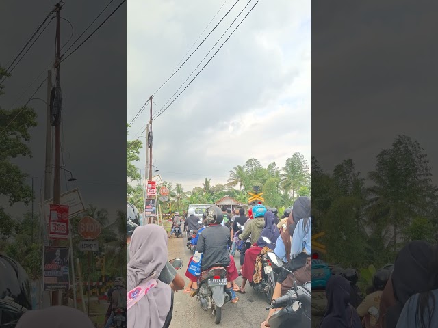 Suasana Menunggu Kereta di Purwokerto